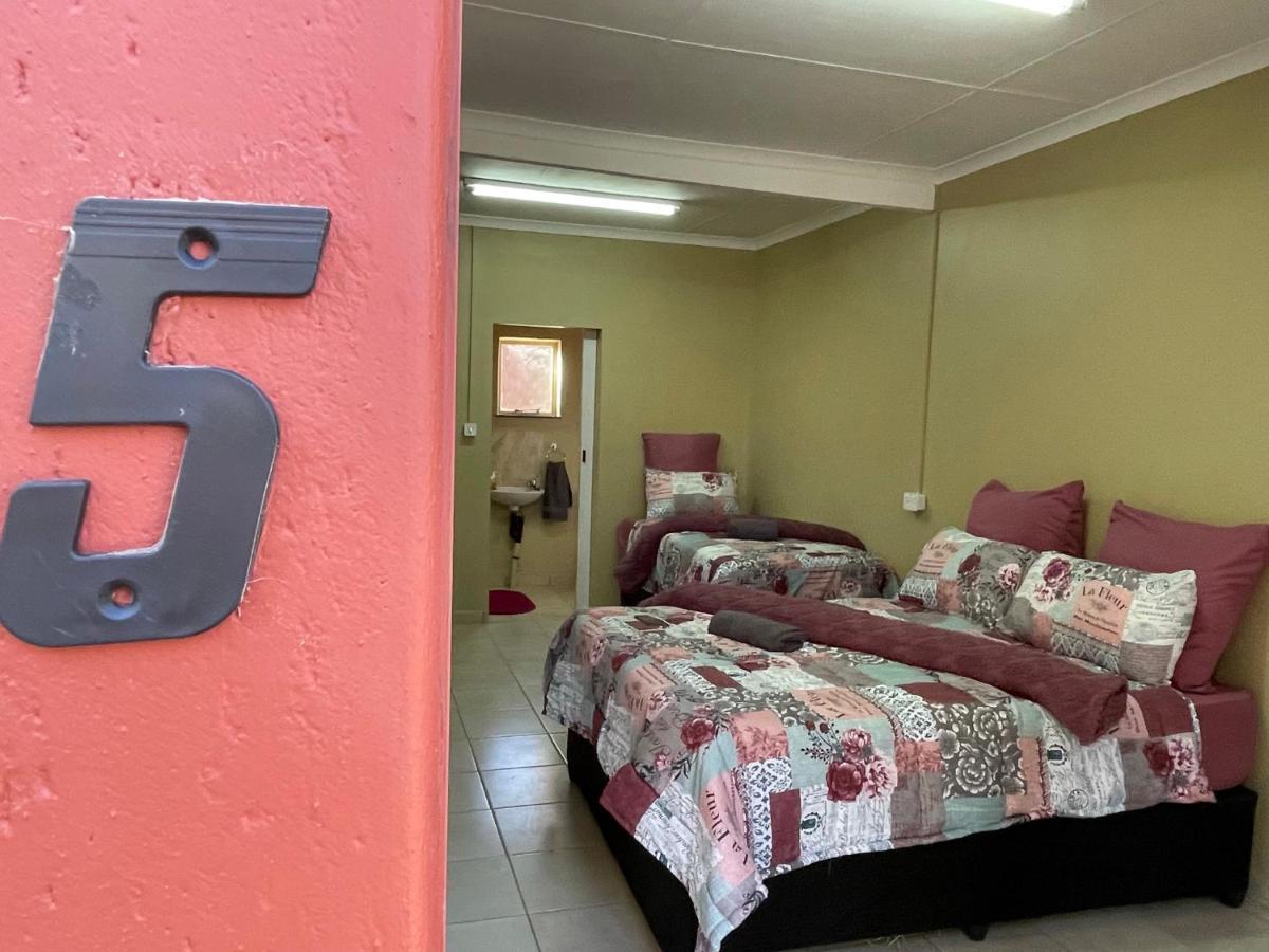 4 On Sirius Hotel Полокване Екстериор снимка
