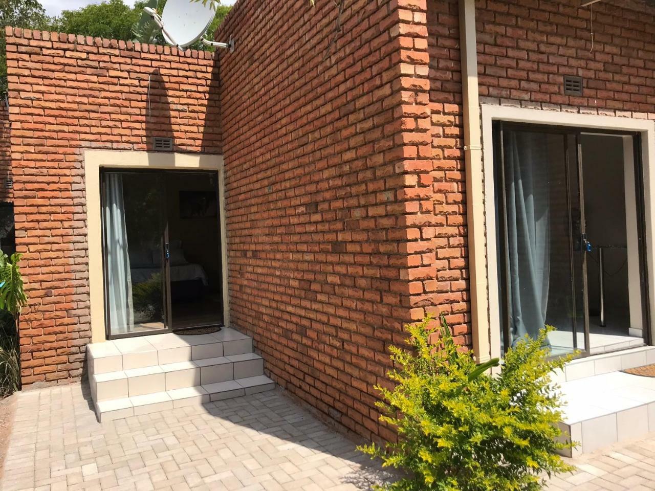 4 On Sirius Hotel Полокване Екстериор снимка