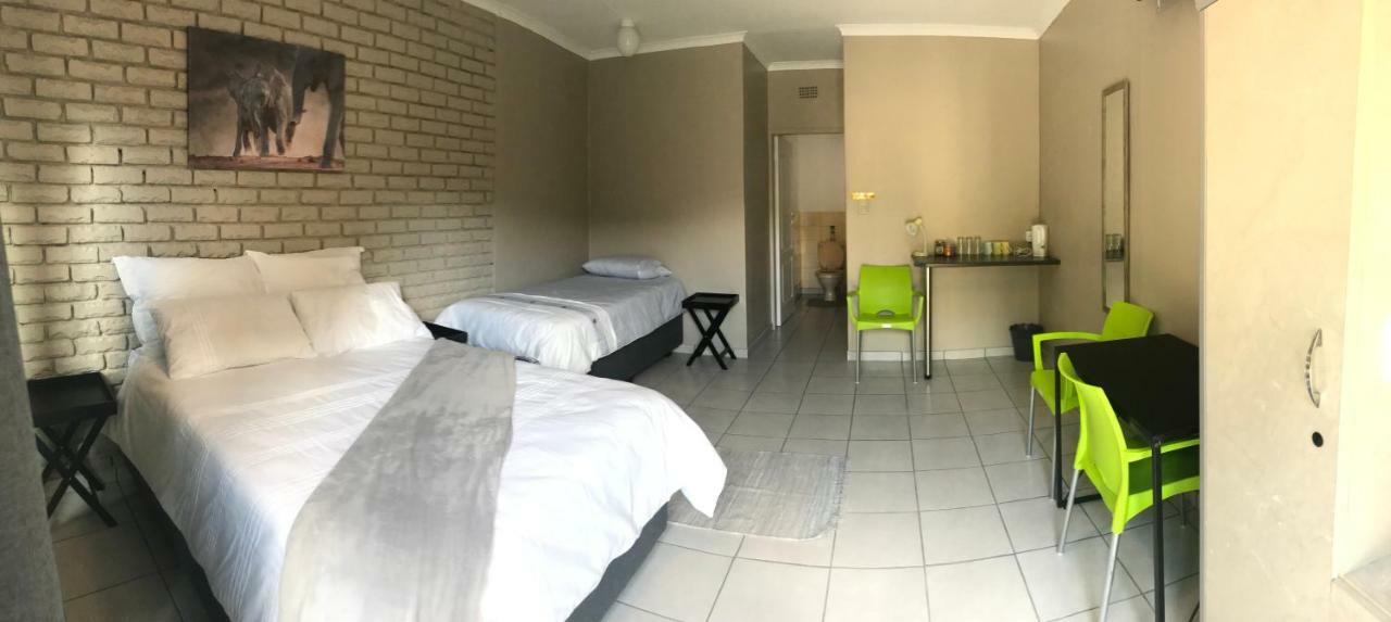4 On Sirius Hotel Полокване Екстериор снимка
