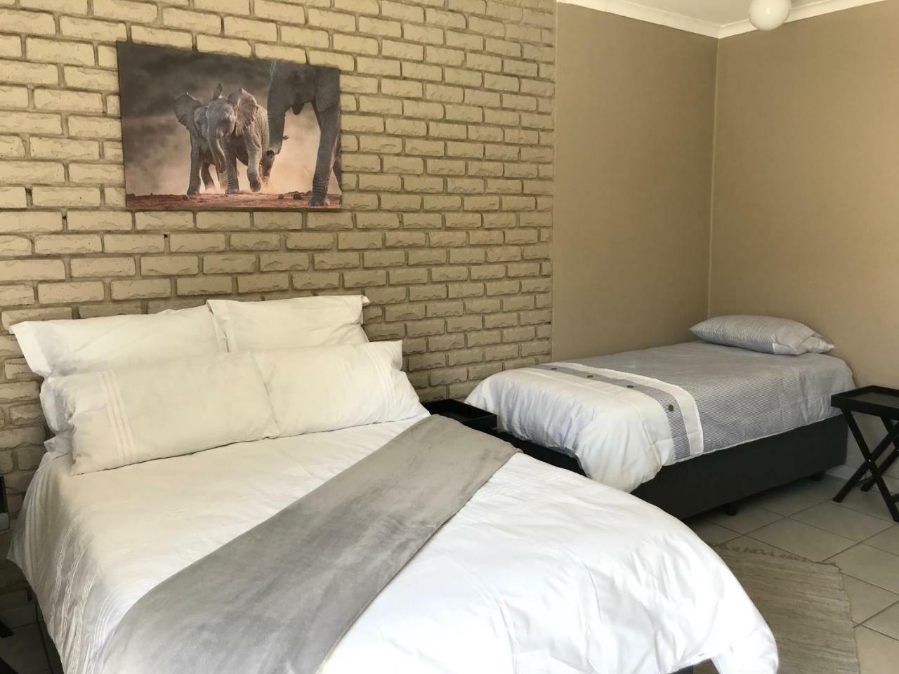 4 On Sirius Hotel Полокване Екстериор снимка