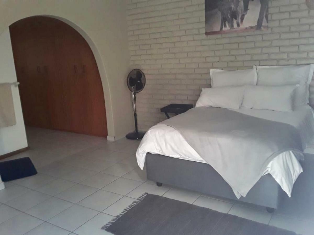 4 On Sirius Hotel Полокване Екстериор снимка