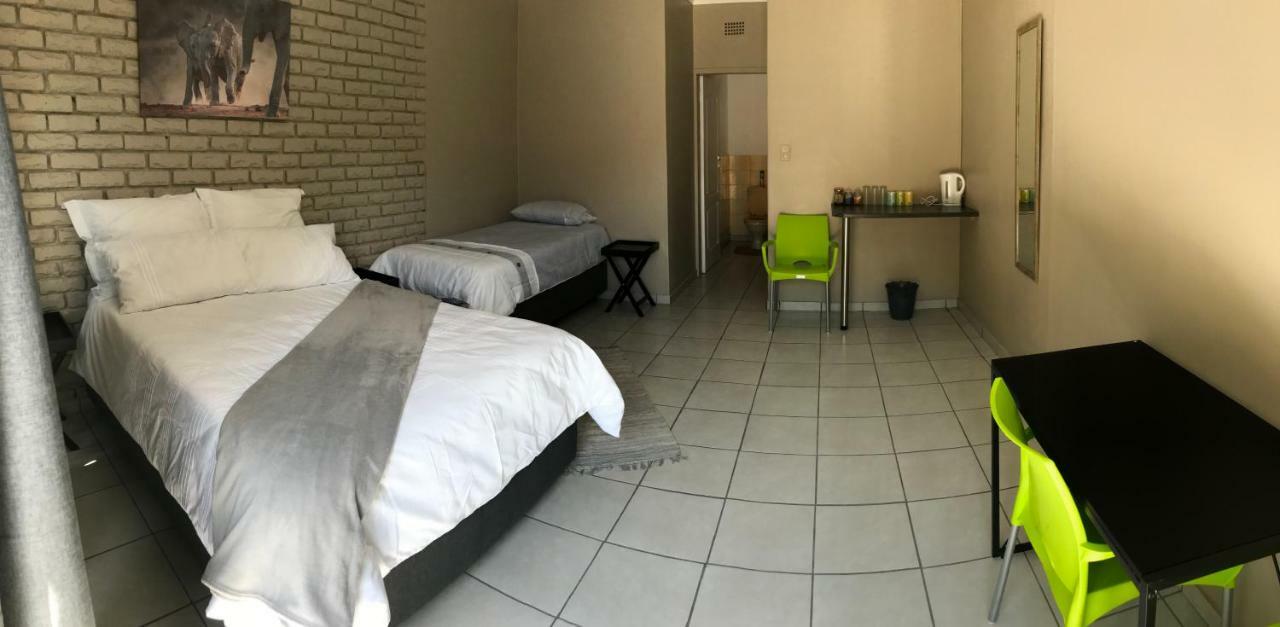 4 On Sirius Hotel Полокване Екстериор снимка